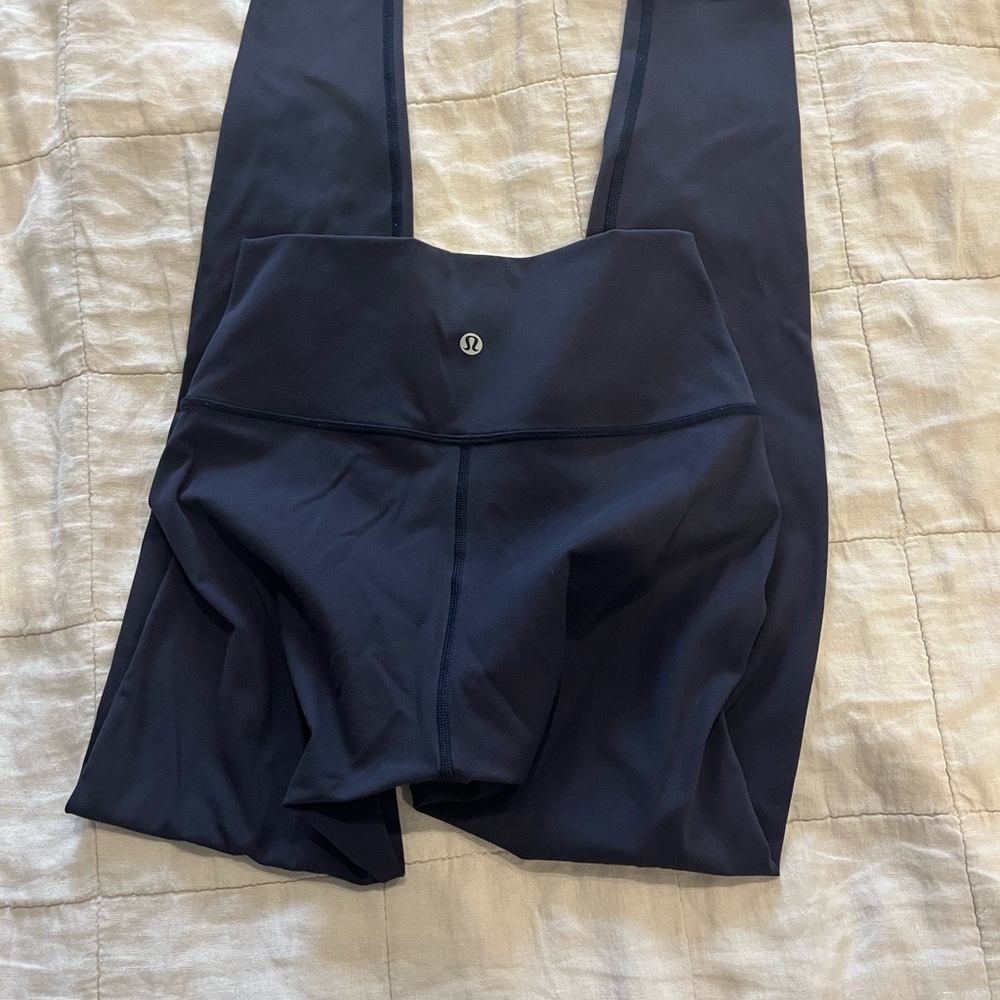 Lululemon Wunder Under Navy Blue High-Waisted Leggings. Size 6